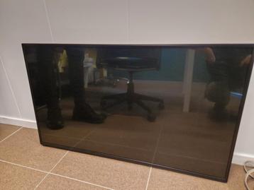 Monitor / beeldscherm, 3 stuks met steun beschikbaar voor biedingen
