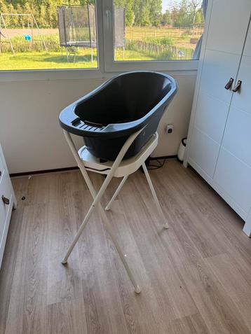 Babybad en standaard van Hema  beschikbaar voor biedingen