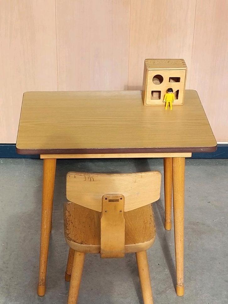 Vintage Schilte schooltafeltje kindertafeltje tafeltje, Kinderen en Baby's, Kinderkamer | Tafels en Stoelen, Gebruikt, Tafel(s)