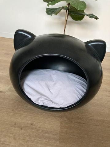Guisapet kattenmand beschikbaar voor biedingen