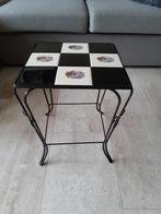 Vintage Tafeltje met Tegels, Huis en Inrichting, Tafels | Bijzettafels, Minder dan 45 cm, Minder dan 55 cm, Gebruikt, Metaal of Aluminium