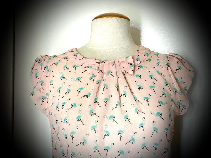 Blouse Rinascimento flamingo roze mint maat S pastel kleding, Kleding | Dames, Blouses en Tunieken, Zo goed als nieuw, Maat 38/40 (M)