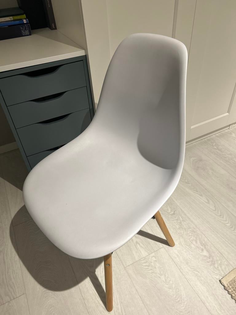 Witte Eetkamerstoel - Stijlvol en Comfortabel, Huis en Inrichting, Stoelen, Ophalen, Wit, Zo goed als nieuw, Eén