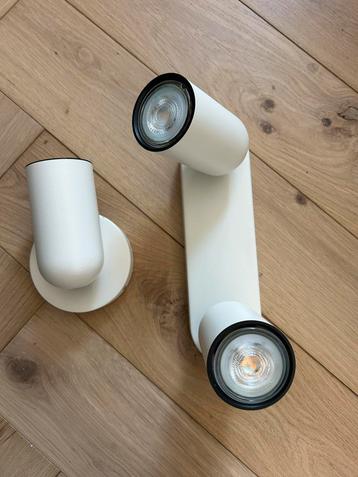 Philips Pongee opbouwspots | 2 stuks - 3 lampjes | Wit beschikbaar voor biedingen