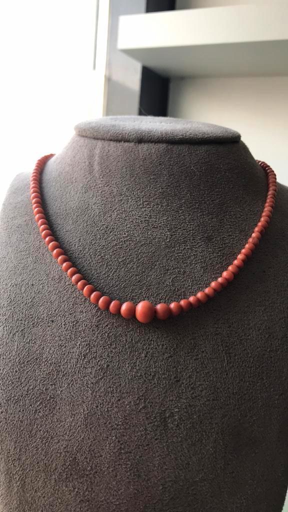 Mooi halsnoer bloedkoraal gouden slotje, Sieraden, Tassen en Uiterlijk, Kettingen, Zo goed als nieuw, Overige materialen, Rood