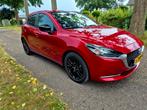 Mazda 2 1.5 Skyactiv-g 2023 Soul Red Crystal NAP Cruise, Auto's, Mazda, Stof, 4 cilinders, Origineel Nederlands, Handgeschakeld