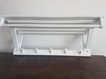 Wit houten garderobekapstok met 5 haken beschikbaar voor biedingen