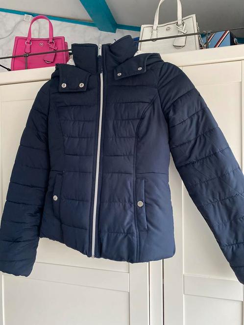 Donkerblauwe winterjas Hollister maat XS, Kleding | Dames, Jassen | Winter, Gedragen, Maat 34 (XS) of kleiner, Zwart, Ophalen of Verzenden