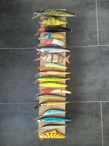 Diverse kunstaasjes te koop Dam-Spro-Storm etc beschikbaar voor biedingen