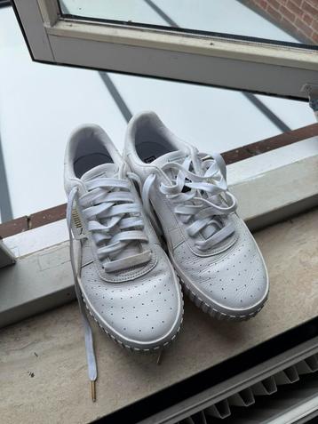 Puma sneakers dames beschikbaar voor biedingen