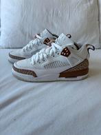 Jordan spizike, Ophalen of Verzenden, Zo goed als nieuw, Wit, Sneakers of Gympen