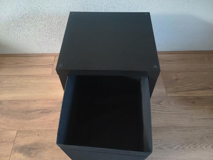 Kallax kast, Huis en Inrichting, Kasten | Boekenkasten, Gebruikt, 50 tot 100 cm, Minder dan 100 cm, 25 tot 50 cm, Overige houtsoorten