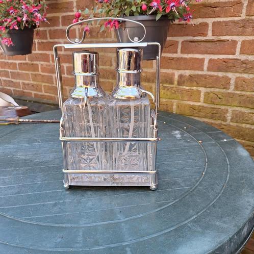 Vintage retro Drankflessen in metalen houder [gispen?], Antiek en Kunst, Antiek | Glas en Kristal, Ophalen of Verzenden