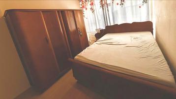 Gratis af te halen!! Complete slaapkamer met 2 nachtkastjes 