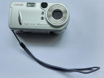 Werkende Sony digital still camera Cybershot, 6 sticks 2003 beschikbaar voor biedingen