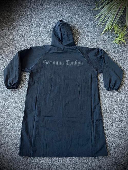 YEEZY x Gosha “Вестник Трибун” Raincoat – Size 2 – New, Kleding | Heren, Sportkleding, Nieuw, Ophalen of Verzenden