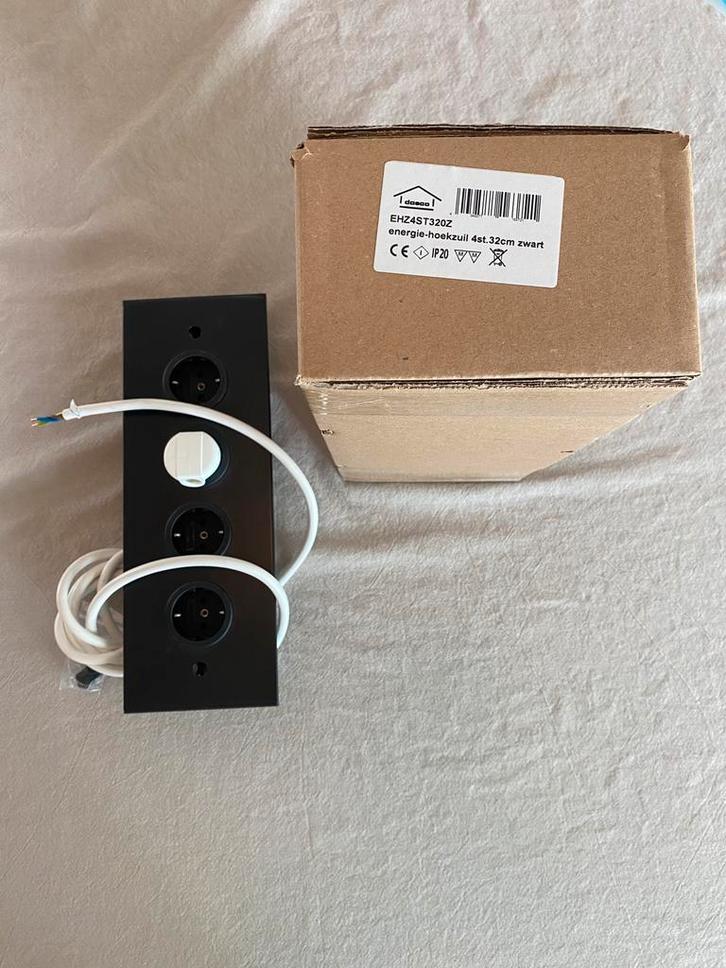 2x nieuw energiehoekzuil 4st. 32 cm zwart (doeco), Doe-het-zelf en Verbouw, Elektra en Kabels, Nieuw, Stopcontact, Ophalen of Verzenden