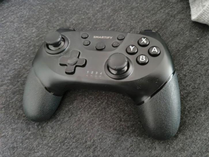 Nintendo Switch Controller - Smartify Draadloos, Spelcomputers en Games, Spelcomputers | Nintendo Consoles | Accessoires, Zo goed als nieuw