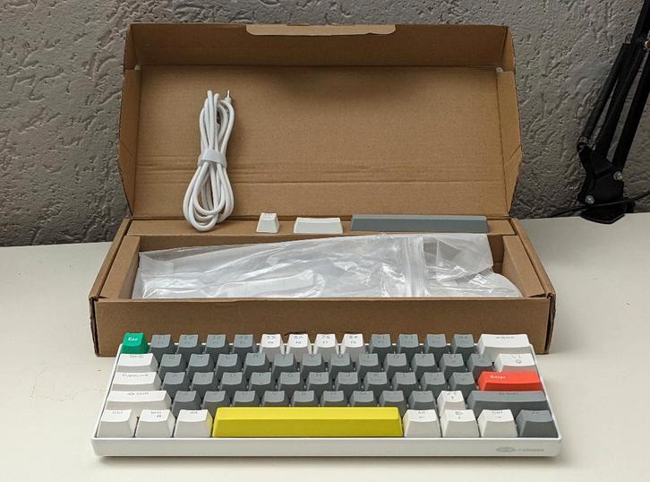 Magegee STAR61 Brown Switches LED USB-C Mechanical Keyboard, Computers en Software, Toetsenborden, Nieuw, Qwerty, Bedraad, Ergonomisch