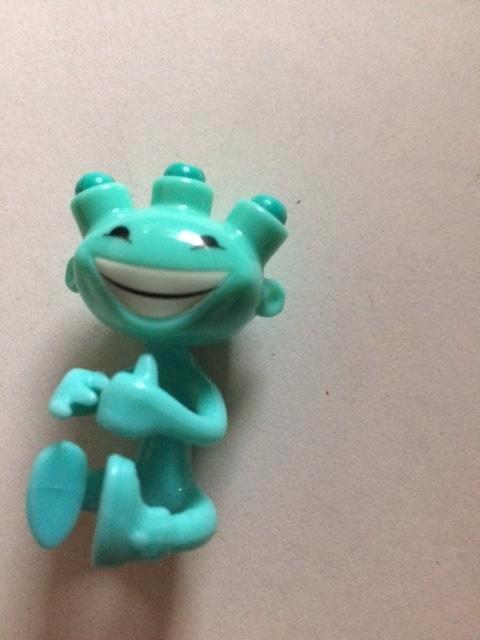 Figuurtje voor aan je potlood Uit ferrero surprise eieren, Verzamelen, Verrassingseieren, Zo goed als nieuw, Hardplasticfiguren