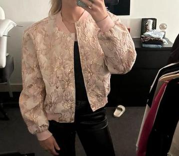 Roze Jasje met Bloemen - Maat S beschikbaar voor biedingen
