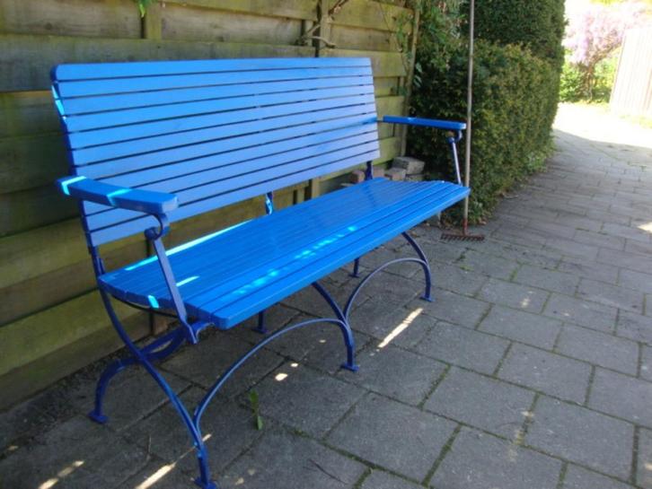 Oude geheel gerestaureerde inklapbare Franse blauwe tuinbank, Antiek en Kunst, Curiosa en Brocante, Ophalen