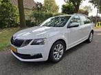 Skoda Octavia Combi 1.6 TDI DSG Greentech Ambition Business, Auto's, Skoda, Gebruikt, 4 cilinders, 116 pk, Wit