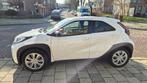 Toyota Aygo X Play 2023 | 36.000 km | Camera | 1e eigenaar, Auto's, 31 €/maand, 920 kg, 4 stoelen, Wit
