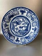 Mooi porseleinen bord met vogel, Antiek en Kunst, Antiek | Porselein, Ophalen of Verzenden