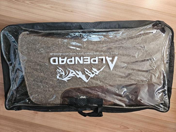 Alpenpad 76 cm lang, westernpad vilt, Dieren en Toebehoren, Paarden en Pony's | Dekens en Dekjes, Gebruikt, Dekje, Ophalen