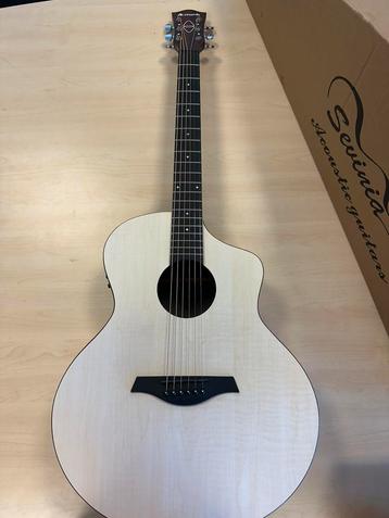 Chord Nomad Electrische Akoestische Gitaar beschikbaar voor biedingen