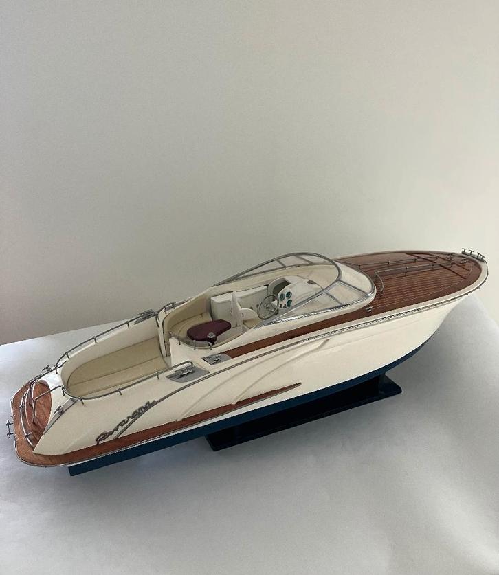 Model Riva Rivarama mahoniehouten Italiaanse speedboot, Hobby en Vrije tijd, Modelbouw | Boten en Schepen, Zo goed als nieuw, Overige merken