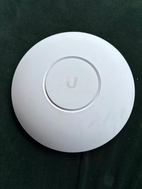 Unifi UAP‑AC‑HD – krachtig access point, Computers en Software, Accesspoints, Zo goed als nieuw, Ophalen of Verzenden