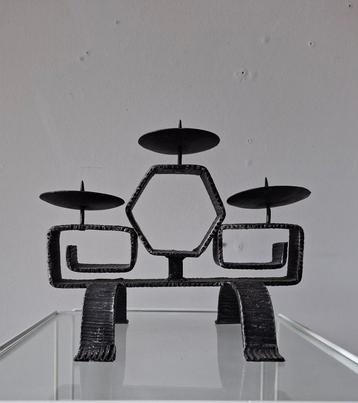 Vintage tafel kandelaar metaal brutalisme retro design beschikbaar voor biedingen