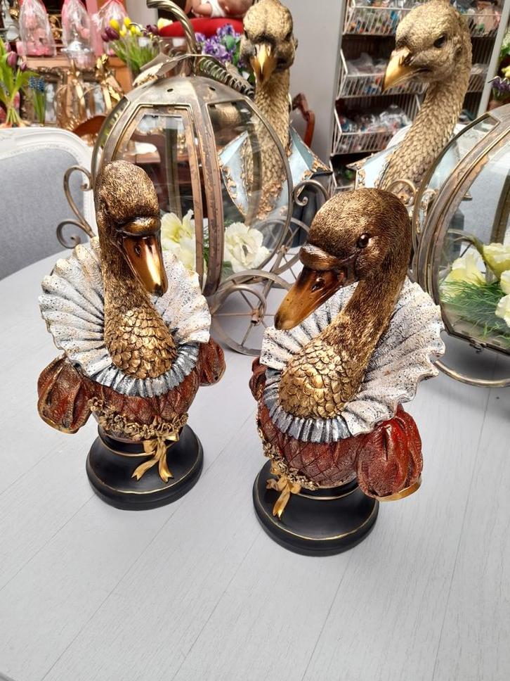 Borst beelden zwaanen 49.95 p.s, Verzamelen, Beelden en Beeldjes, Zo goed als nieuw, Dier, Ophalen of Verzenden