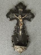 Kruis met jezus en wijwaterbakje , Frankrijk, Ophalen of Verzenden