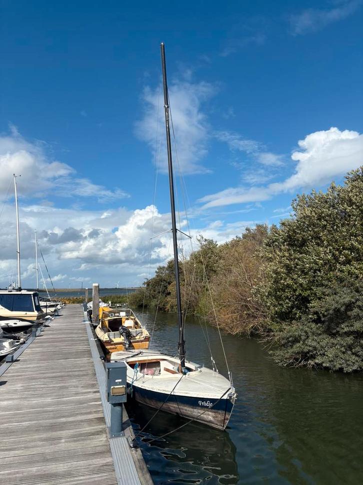 Volksboot Gratis, Watersport en Boten, Zeilen en Zeiltoebehoren, Gebruikt, Grootzeil, Minder dan 15 m², 6 meter of meer, Ophalen