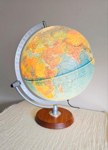 Vintage globe Scanglobe Denmark beschikbaar voor biedingen