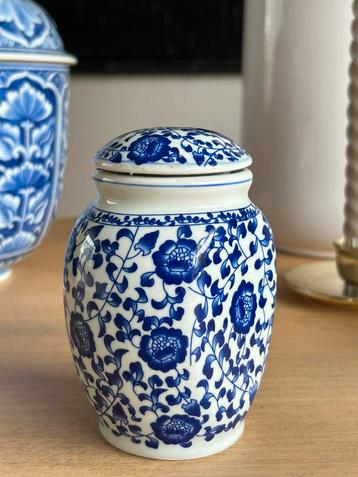 Mooi vintage oosters dekselpotje / gemberpot beschikbaar voor biedingen