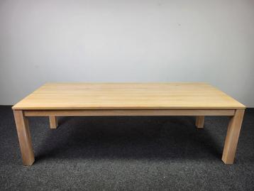 Houten tafel 250 x 101 cm beschikbaar voor biedingen