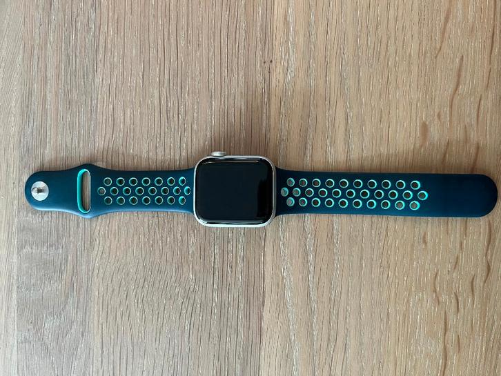 Apple Watch Series 5, Nike Edition, 40mm, Sieraden, Tassen en Uiterlijk, Smartwatches, Gebruikt, iOS, Zwart, Waterdicht, Ophalen