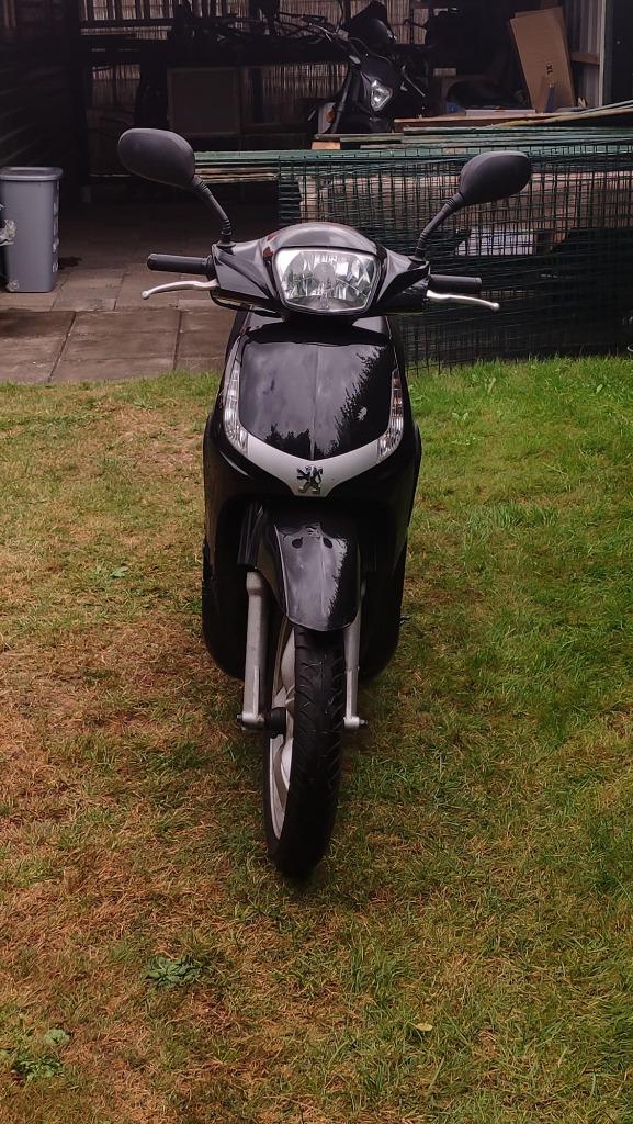 Peuguot Tweet 2010, Fietsen en Brommers, Scooters | Peugeot, Gebruikt, Overige modellen, Maximaal 45 km/u, Benzine, Ophalen