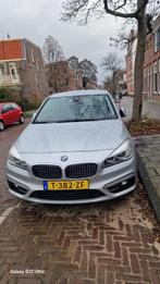 BMW 2-Serie Active Tourer 216d 150pk 2016 Grijs, Auto's, Voorwielaandrijving, 4 cilinders, 150 pk, Leder