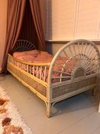 Leo & Moon Rotan Peuterbed + AeroSleep Matras in topstaat!, Ophalen of Verzenden, Zo goed als nieuw, Ledikant