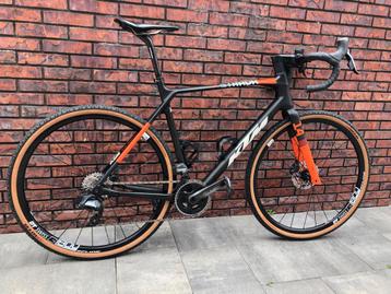 KTM X-strada carbon gravelbike SRAM Force AXS 2x12 L (>1m85) beschikbaar voor biedingen