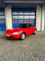 Mazda MX-5 | 1.6 I 1998 | Rood, Achterwielaandrijving, Zwart, 4 cilinders, Cabriolet