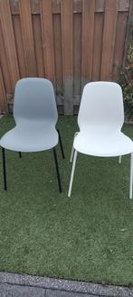 1x wit en 1x grijs Ikea Leifarne stoel, Huis en Inrichting, Stoelen, Ophalen, Kunststof, Wit, Zo goed als nieuw
