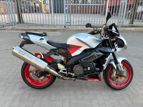Aprilia Tuono R van 2006 (gen1) bijna smetteloos !!!, Motoren, Motoren | Aprilia, Particulier, Naked bike, meer dan 35 kW, 2 cilinders