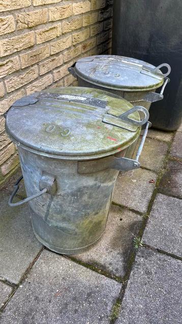 Metalen Prullenbakken - 2 stuks beschikbaar voor biedingen