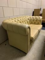 Luxe geleefde chesterfield 2-zits bank, Huis en Inrichting, Banken | Bankstellen, Ophalen, Gebruikt, Tweepersoons, Leer